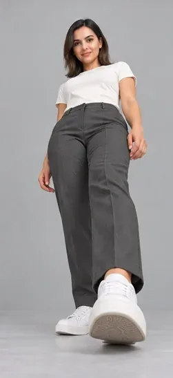 Fashion pose: Ground-level perspective